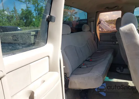 2002 Chevrolet Silverado 1500 Ls from USA, damaged, VIN 2GCEK19T721426682